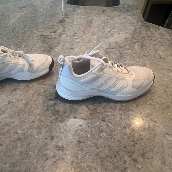 Adidas ZOYSIA SPIKELESS GOLF SHOES, Womens Size 7 (US) - Picture 8 of 10